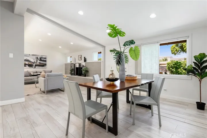 805 Towne Street, Costa Mesa, California 92627