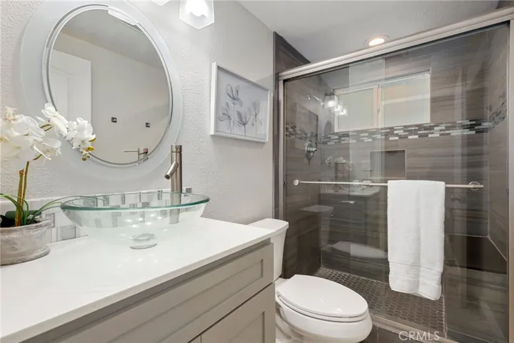 805 Towne Street, Costa Mesa, California 92627