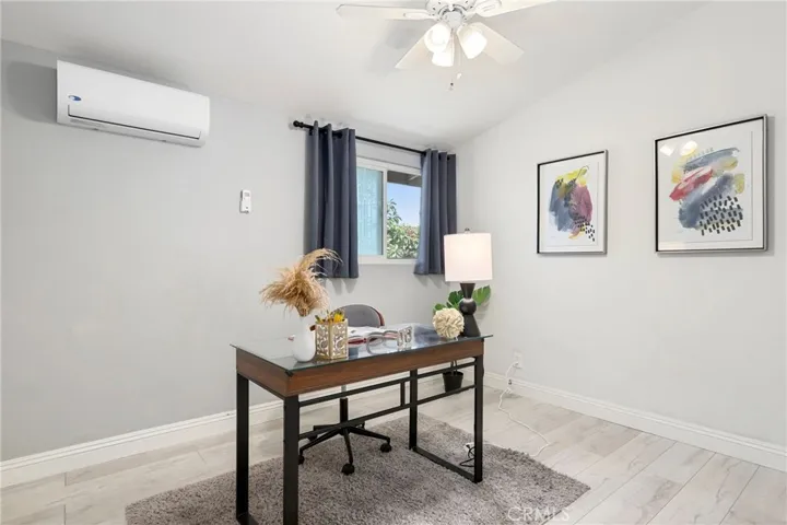 805 Towne Street, Costa Mesa, California 92627