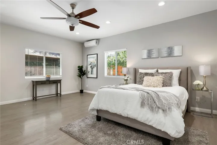 805 Towne Street, Costa Mesa, California 92627