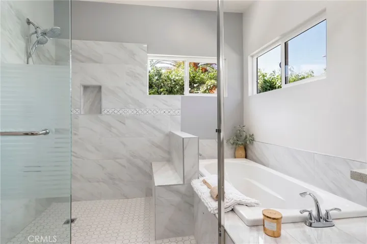 805 Towne Street, Costa Mesa, California 92627