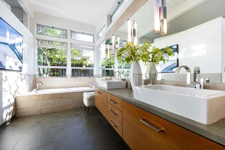 750 Wildwood Lane, Palo Alto, California 94303