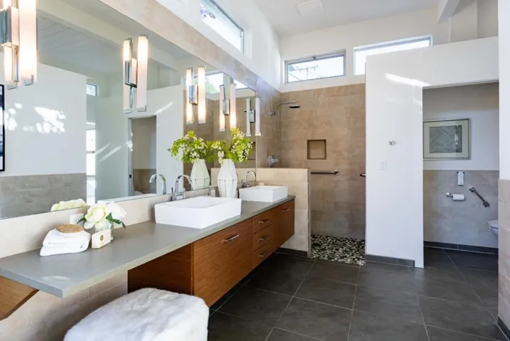 750 Wildwood Lane, Palo Alto, California 94303