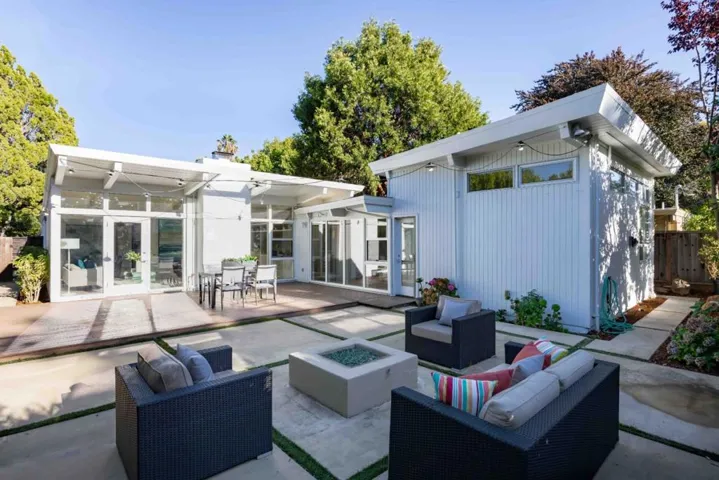 750 Wildwood Lane, Palo Alto, California 94303