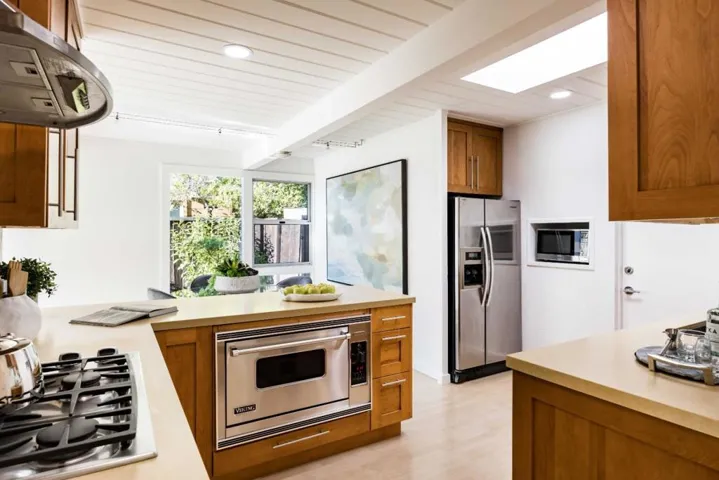 750 Wildwood Lane, Palo Alto, California 94303