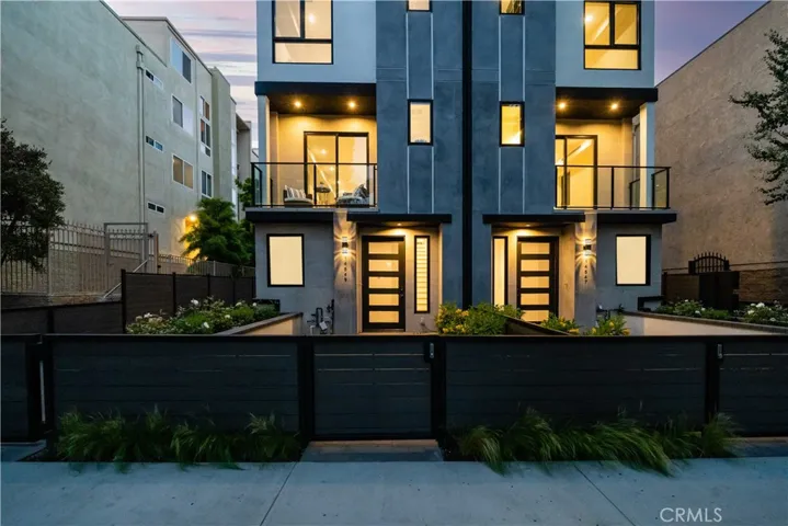 14547 Benefit Street, Sherman Oaks, California 91403