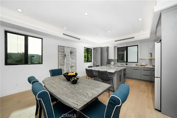 14547 Benefit Street, Sherman Oaks, California 91403