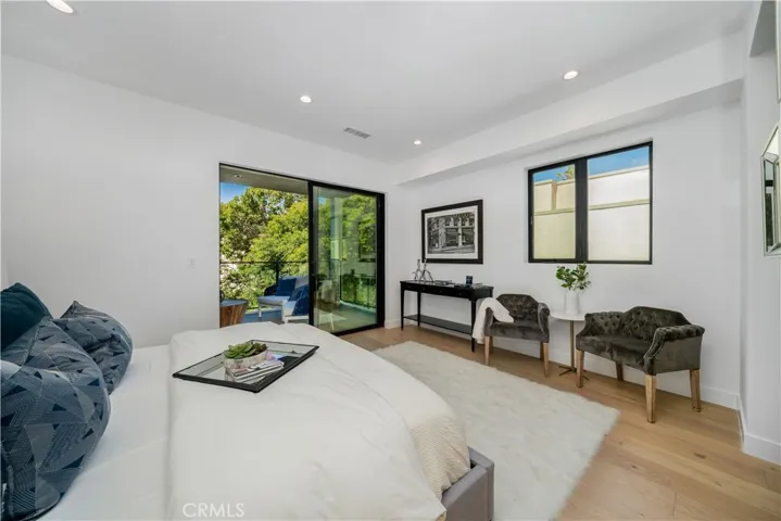 14547 Benefit Street, Sherman Oaks, California 91403