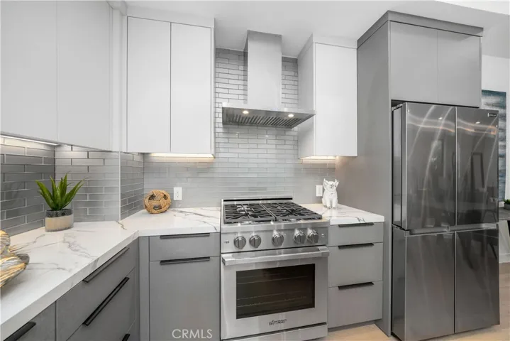 14547 Benefit Street, Sherman Oaks, California 91403