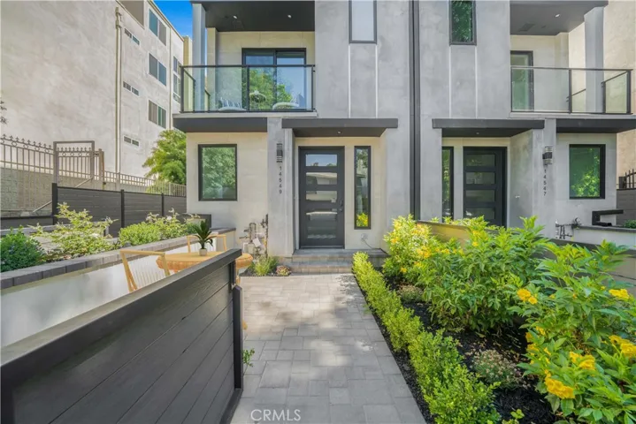 14547 Benefit Street, Sherman Oaks, California 91403