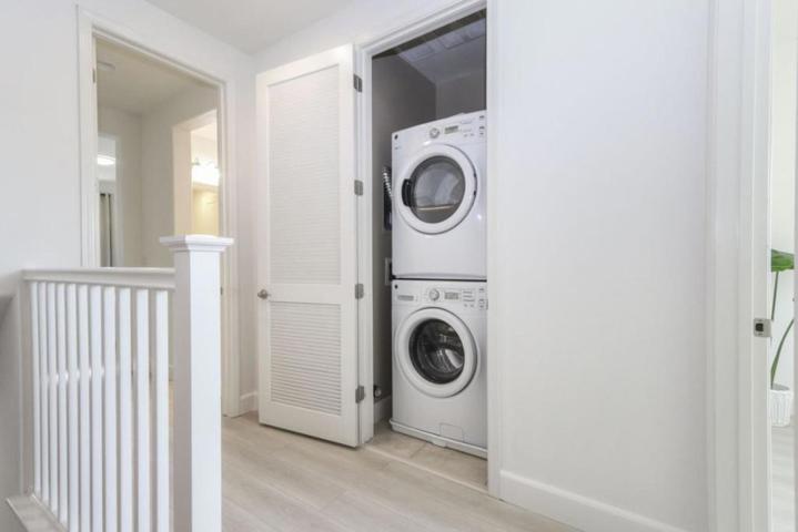 2043 Atlas Loop, Mountain View, California 94043