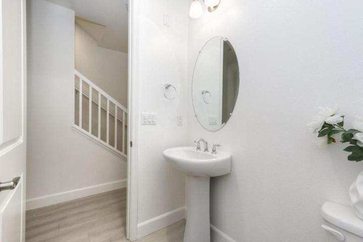 2043 Atlas Loop, Mountain View, California 94043