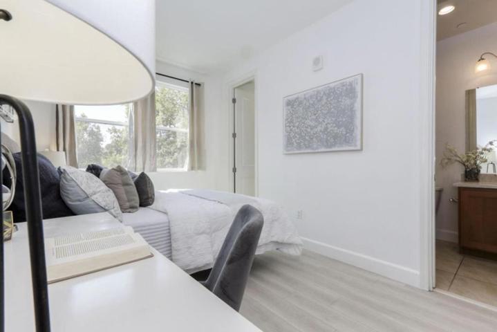 2043 Atlas Loop, Mountain View, California 94043