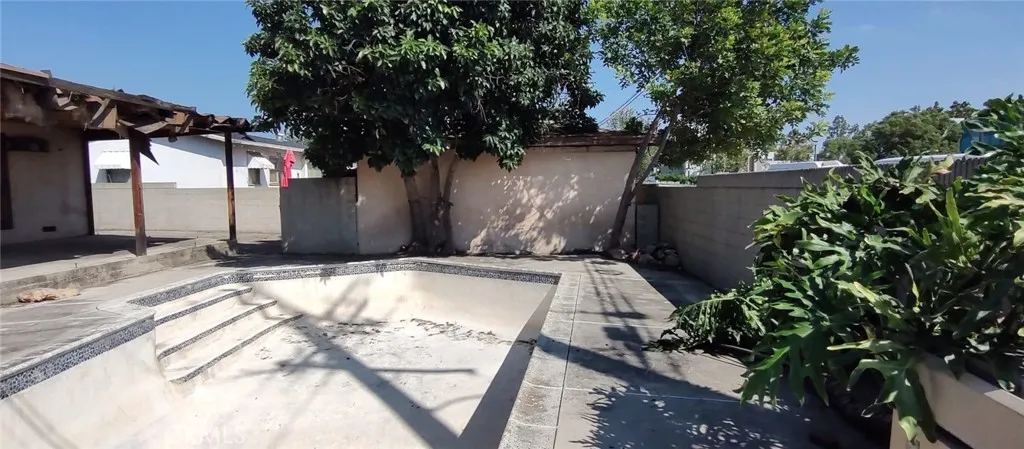 1042 Newhill Street, Glendora, California 91741