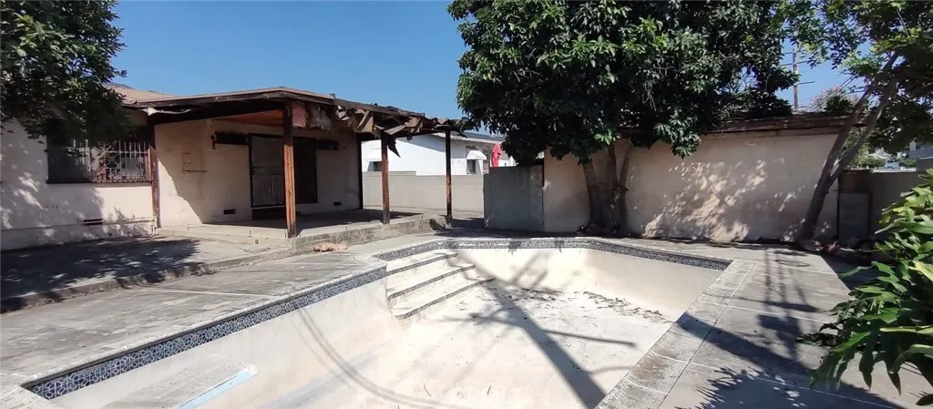 1042 Newhill Street, Glendora, California 91741