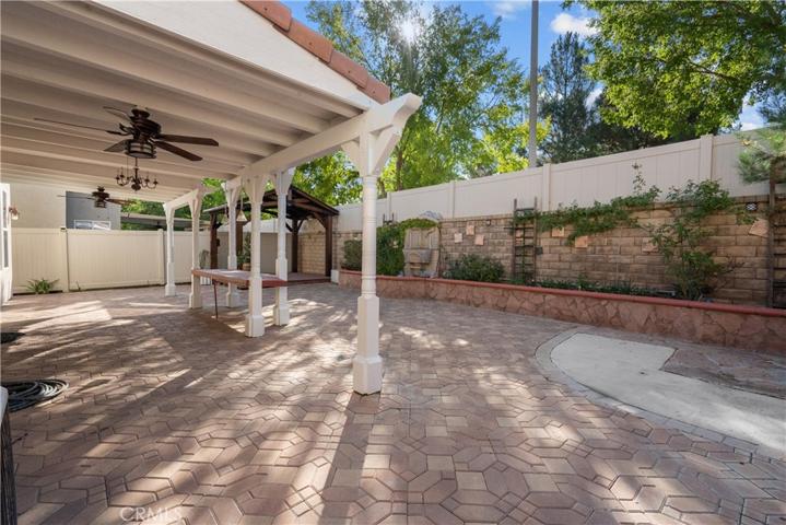 17606 Gladesworth Lane, Canyon Country, California 91387