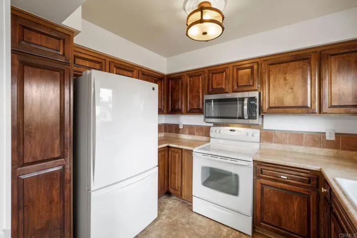 4391 Albatross Way, Oceanside, California 92057