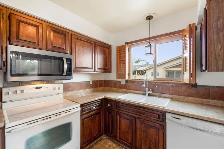 4391 Albatross Way, Oceanside, California 92057