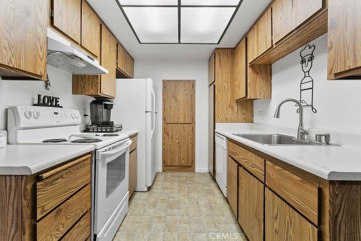 20702 El Toro Road Unit 218, Lake Forest, California 92630