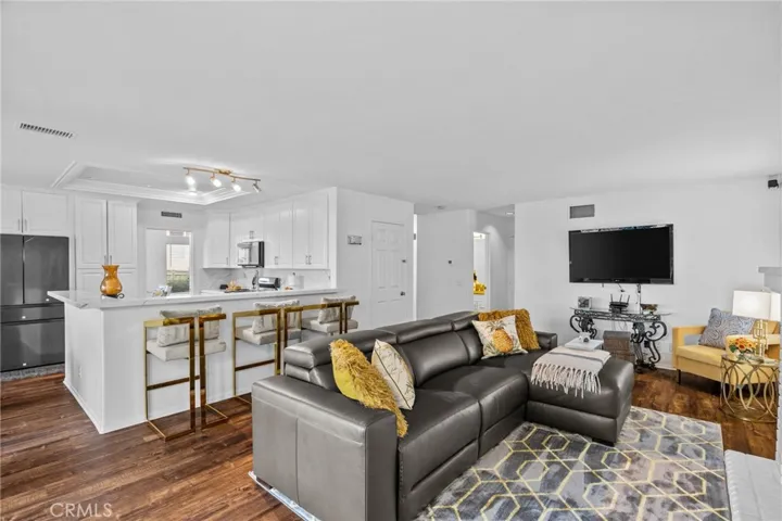 2552 Steven Drive, Corona, California 92879