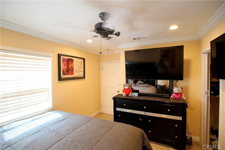 5834 Gardenia Avenue, Long Beach, California 90805