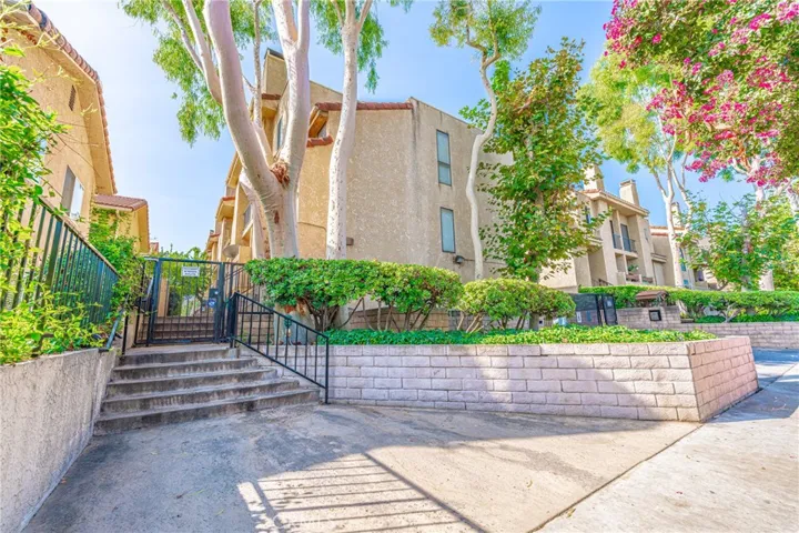 18954 Sherman Way Unit 8, Reseda, California 91335