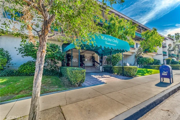 5460 White Oak Avenue Unit E201, Encino, California 91316