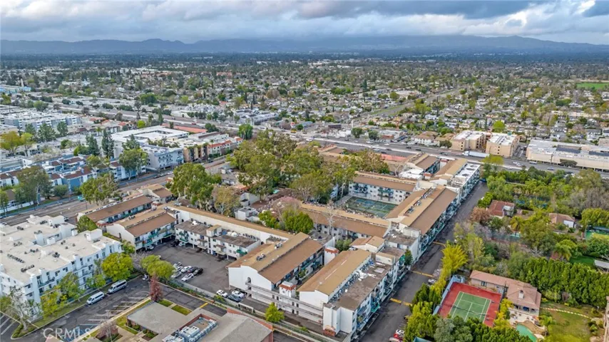 5460 White Oak Avenue Unit E201, Encino, California 91316