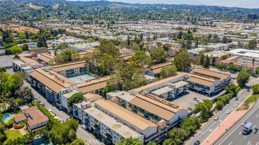 5460 White Oak Avenue Unit E201, Encino, California 91316