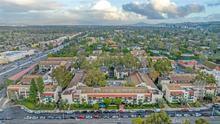 5460 White Oak Avenue Unit E201, Encino, California 91316