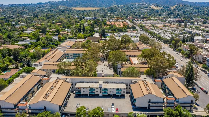 5460 White Oak Avenue Unit E201, Encino, California 91316