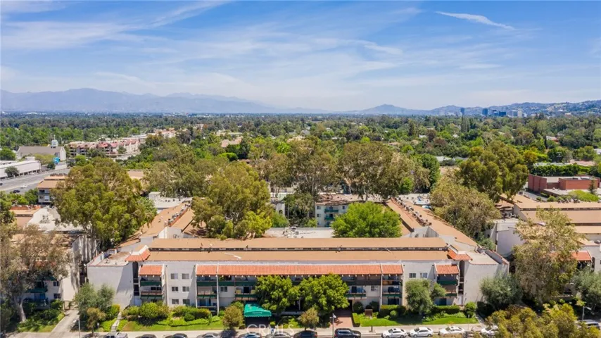 5460 White Oak Avenue Unit E201, Encino, California 91316