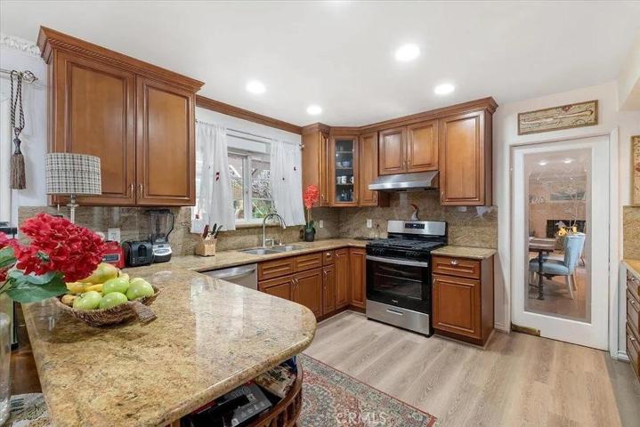 4635 Esparto Street, Woodland Hills, California 91364
