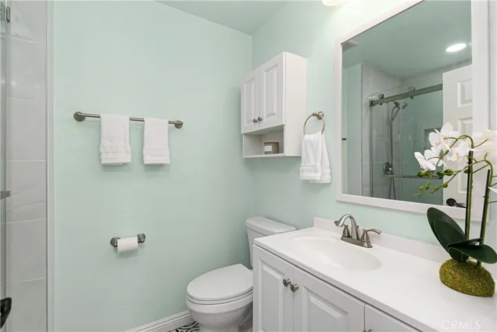 Upstairs Bath 2