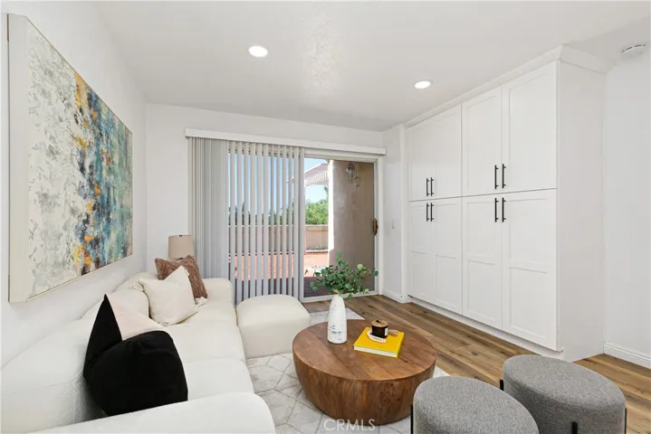 Cozy Living Area - note new cabinets