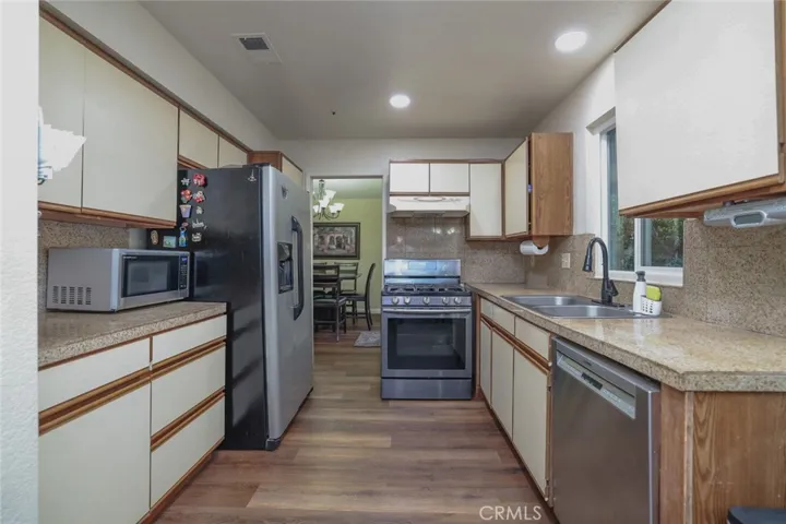 11364 Parkridge Drive, Fontana, California 92337