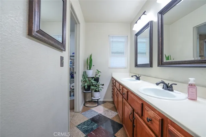 11364 Parkridge Drive, Fontana, California 92337