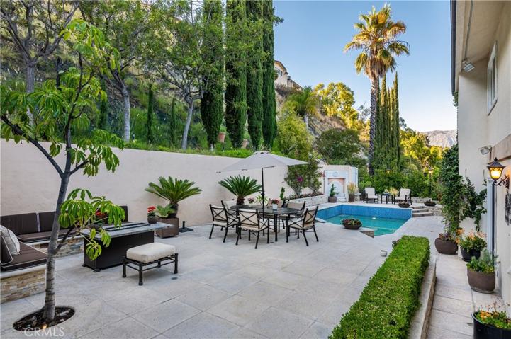 3217 Dora Verdugo Drive, Glendale, California 91208