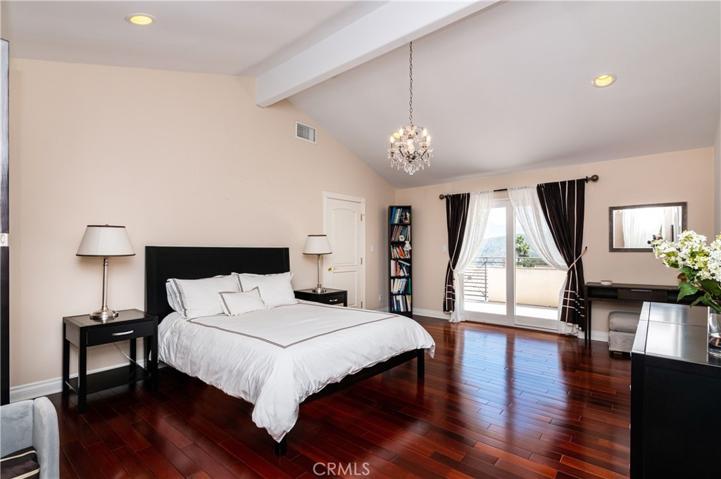 3217 Dora Verdugo Drive, Glendale, California 91208