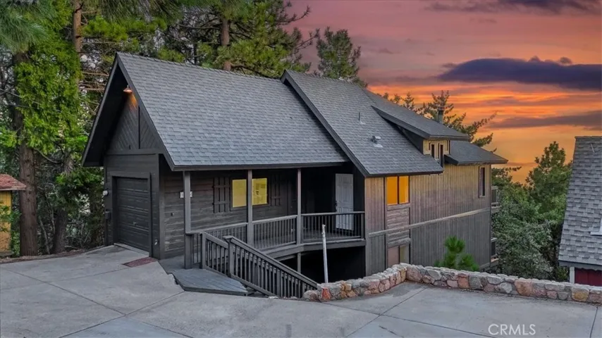 1136 Scenic Way, Rimforest, California 92378