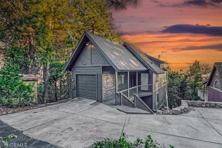 1136 Scenic Way, Rimforest, California 92378