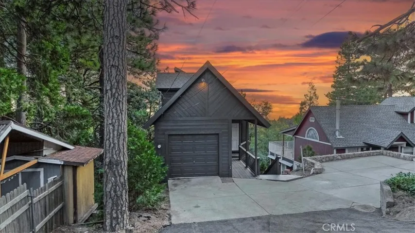1136 Scenic Way, Rimforest, California 92378
