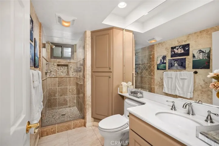 Downstairs bathroom with shower