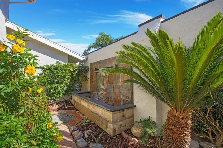 9959 Dahlia Circle, Fountain Valley, California 92708