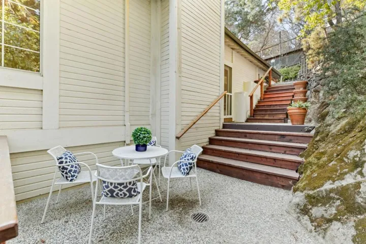 628 Lakeview Way, Redwood City, California 94062