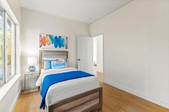 628 Lakeview Way, Redwood City, California 94062