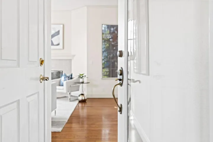 628 Lakeview Way, Redwood City, California 94062