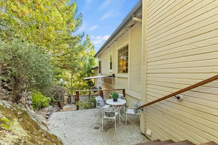 628 Lakeview Way, Redwood City, California 94062