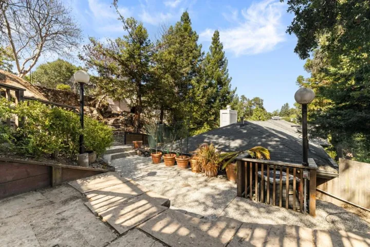 628 Lakeview Way, Redwood City, California 94062