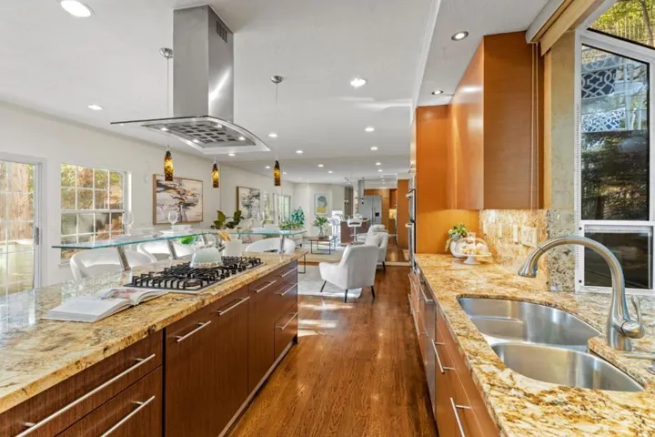 628 Lakeview Way, Redwood City, California 94062